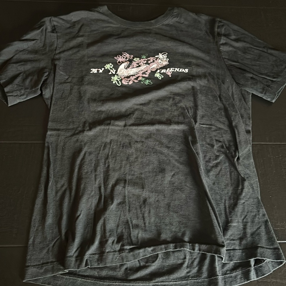Black Nike Graphic Tee